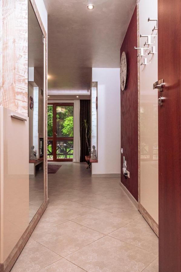 луксозен в комплекс маунтин лейк: смолянски езера Apartment